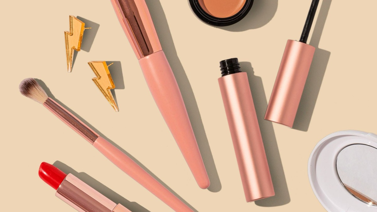 5 Reasons To Ignore Makeup Influencers