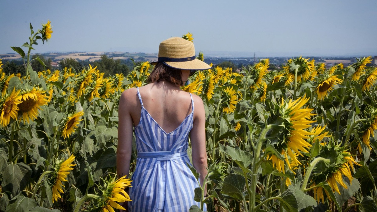 5 Summer Essentials Every Woman Needs In Her Closet