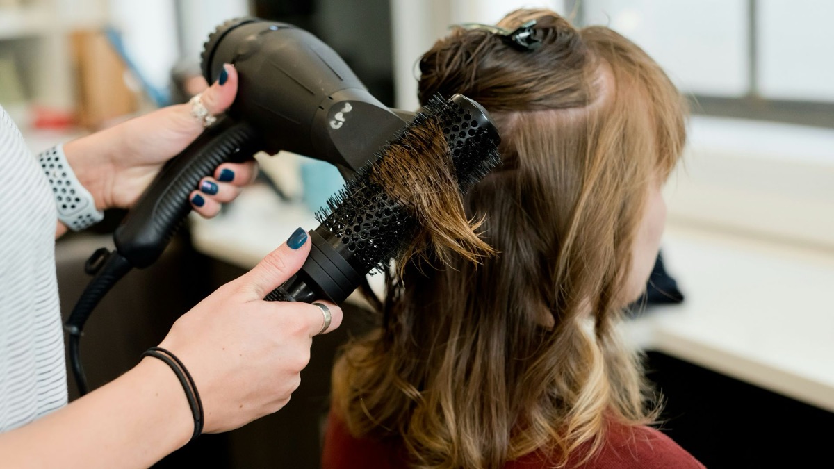 5 Ways You Unknowingly Damage Your Hair
